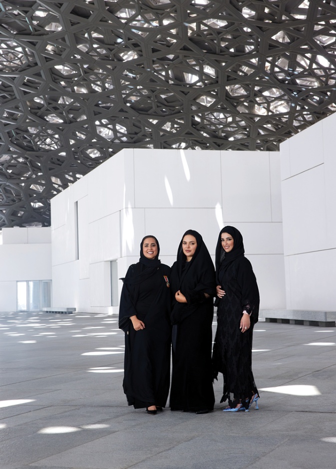 من متحف اللوفر رائدات إماراتيات يتحدثن لـ هي بمناسبة يوم المرأة الإماراتية
