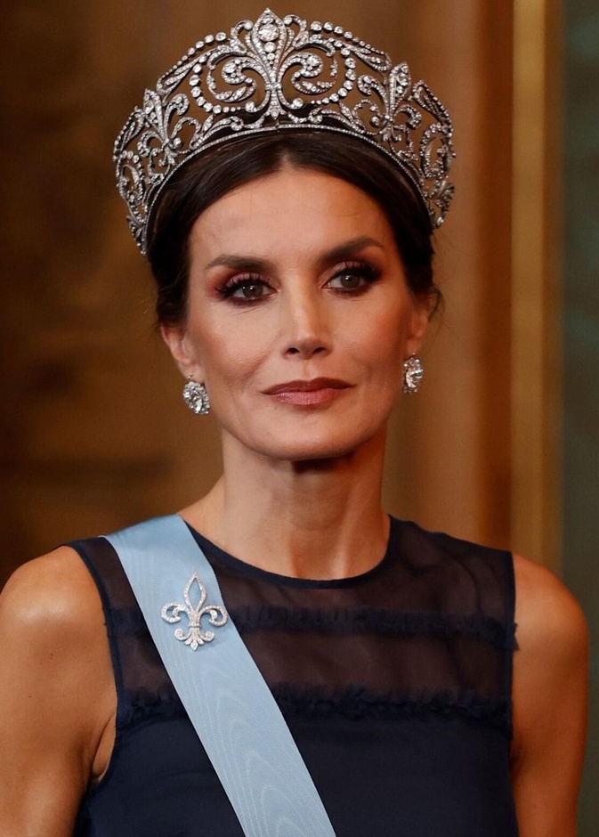 تاج Fleur de Lys Tiara أكثر تيجان الملكة ليتيزيا ظهورا