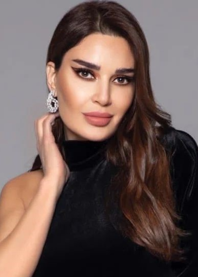إطلالات جمالية راقية تألقي بها في عيد الاضحى بالخطوات بأسلوب سيرين عبد النور