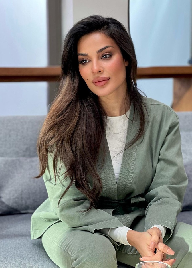 نادين نجيم تكشف بالفيديو طريقة شد جسمها وخسارتها لوزنها الزائد