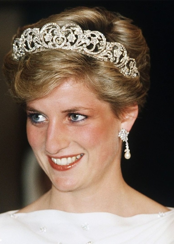 هذه هي قطعة مجوهرات الأميرة ديانا التي ستعرض في معرض Sotheby's