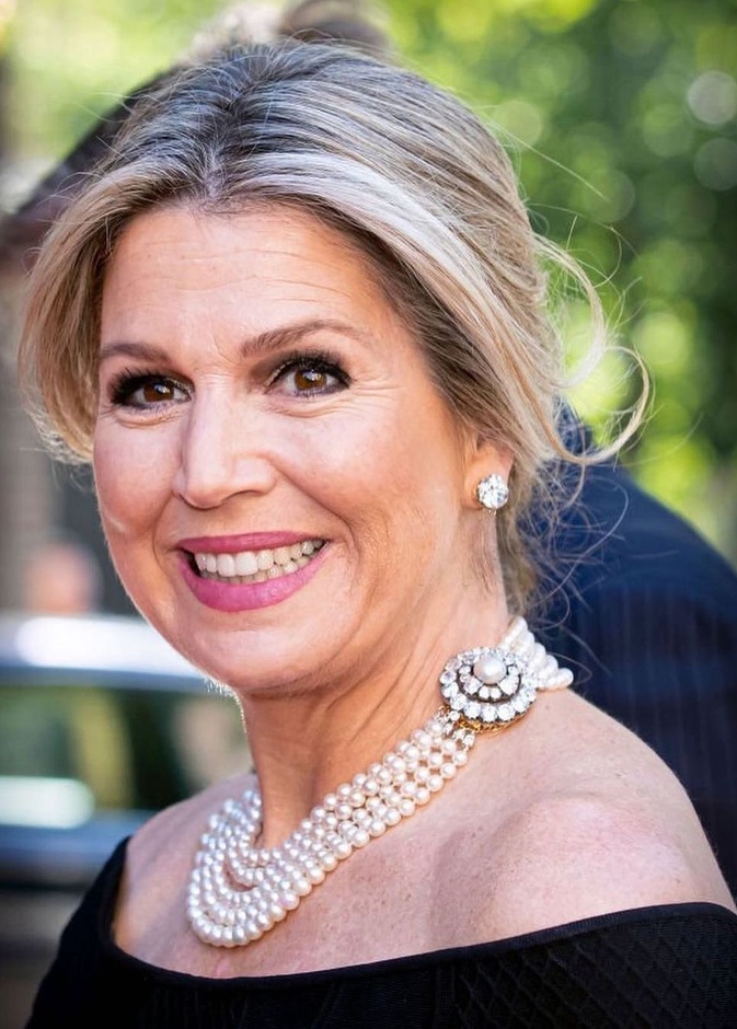 أقراط الملكة ماكسيما الماسية من إرث العائلة المالكة الهولندية