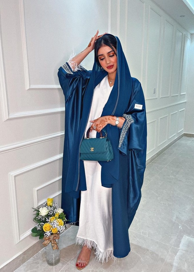 موديلات عبايات فاخرة للمناسبات مستوحاة من إطلالات خولة المراغي