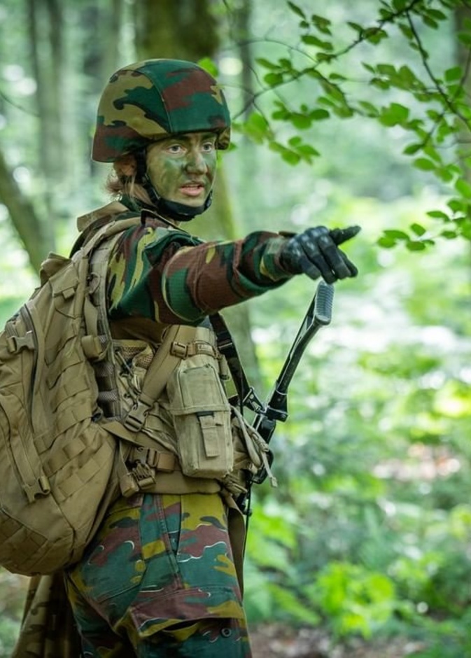 صور جديدة للأميرة إليزابيث ولية عهد بلجيكا كما لم ترَها من قبل