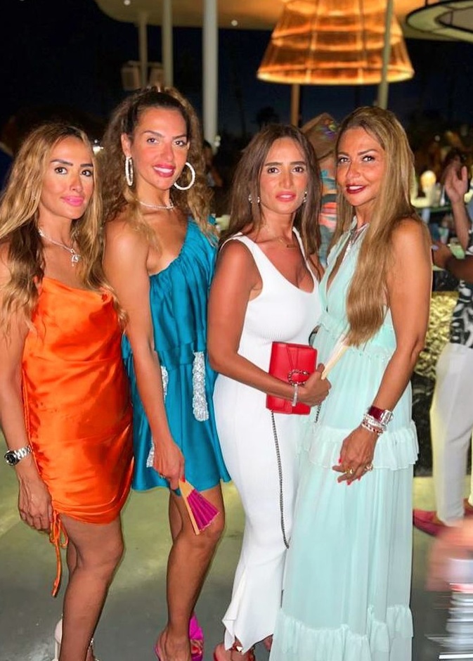 حفل خطوبة ابنة اعلامي شهير يجمع نجمات العالم العربي ..بالصور