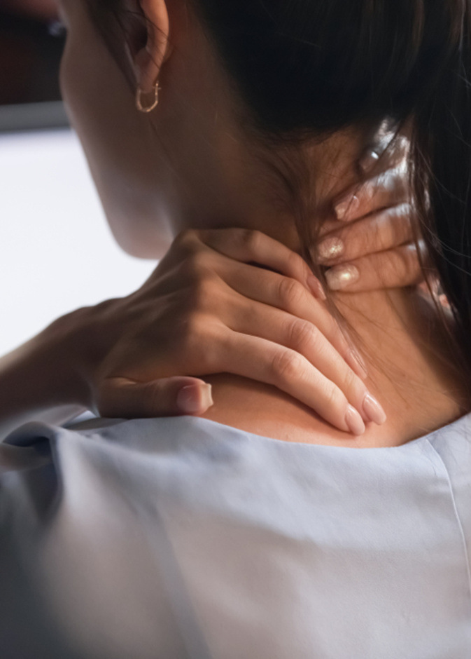 3 تمارين رياضية بسيطة تساعدك على التخلص من آلام الرقبة