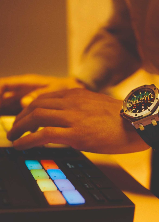 أوديمار بيغه تكشف النقاب عن طرازات جديدة من ساعة رويال أوك أوفشور تزدانُ بألوانٍ من عالم الموسيقى