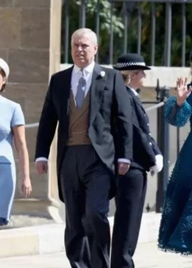 هكذا يخطط الأمير أندرو للاستعانة بابنتيه للعودة إلى الحياة الملكية