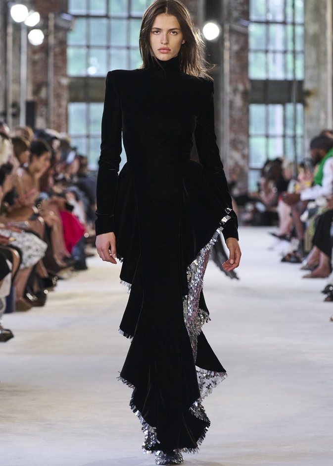 مجموعة Alexandre Vauthier للهوت كوتور 2022 ابداع وألوان وفخامة