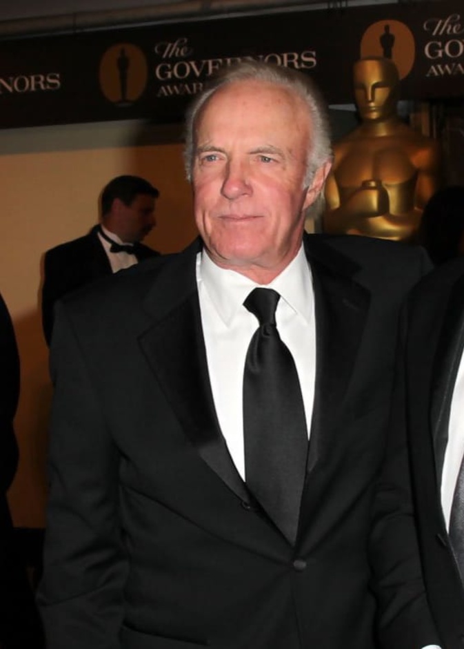 وفاة جيمس كان