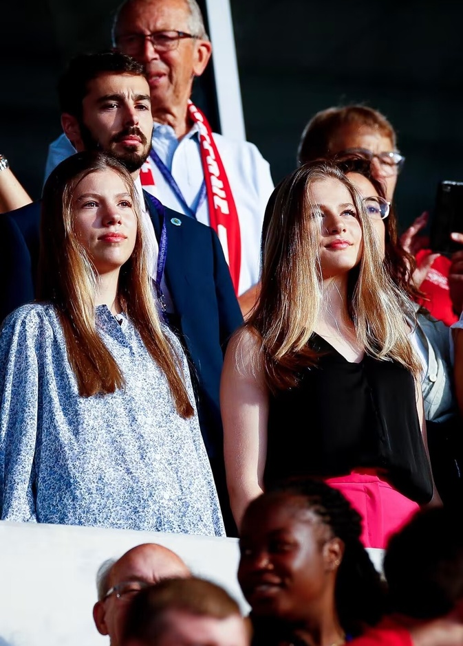 الأميرتان ليونور وصوفيا تشجعان منتخبهما الوطني بطولة أمم أوروبا للسيدات