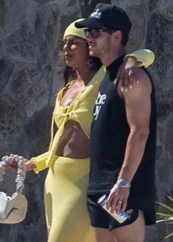  بريانكا تشوبرا تسافر في عطلة سياحية جديدة بصحبة زوجها احتفالا بعيد ميلادها 40