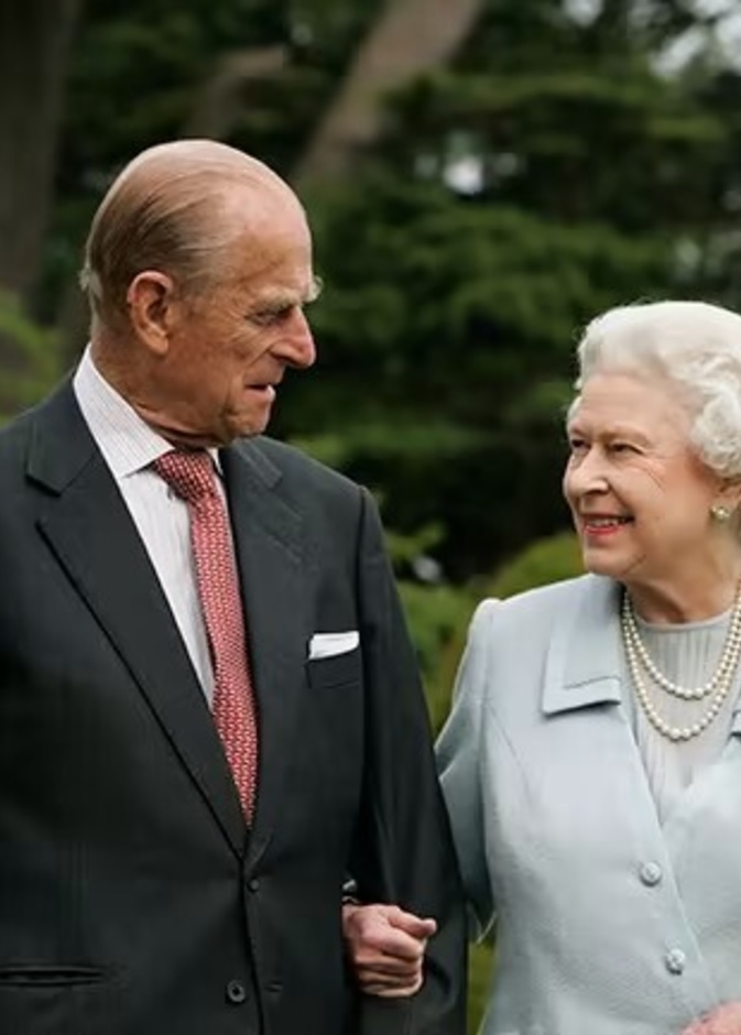 ملكة بريطانيا أمام قرار "صعب" بشأن وصية زوجها الراحل
