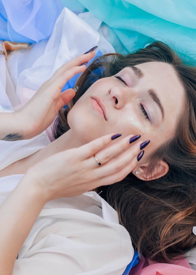 فوائد مكعبات الثلج للبشرة في فصل الصيف