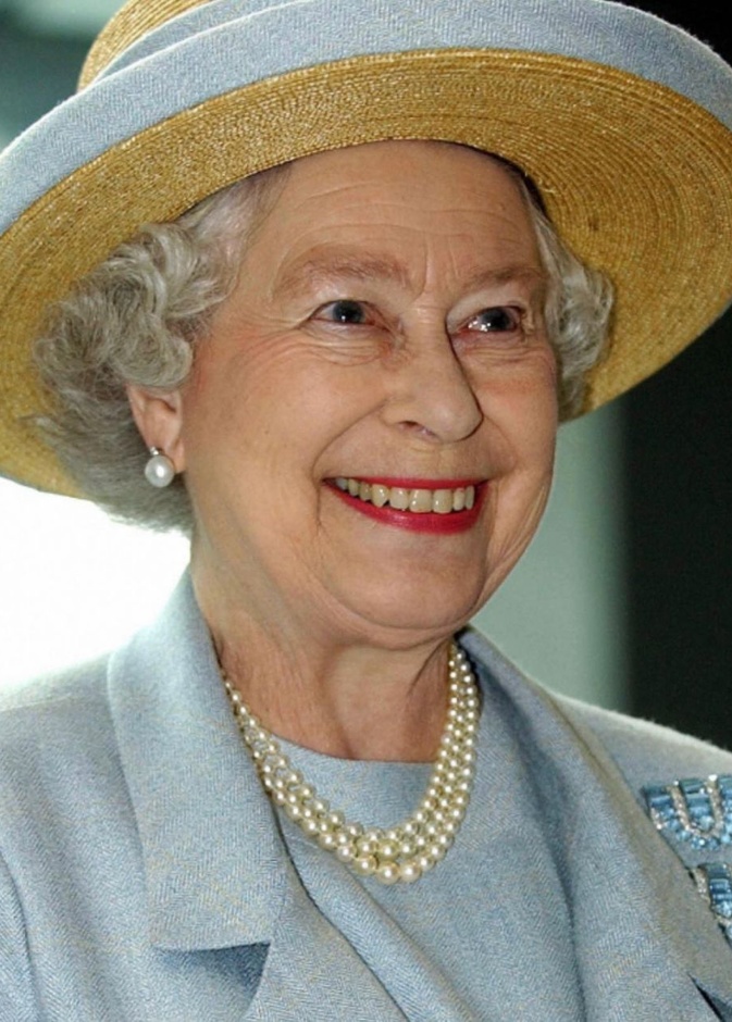 ملكة بريطانيا دعت ميغان وهاري لقضاء العطلة الصيفية بصحبتها في بالمورال