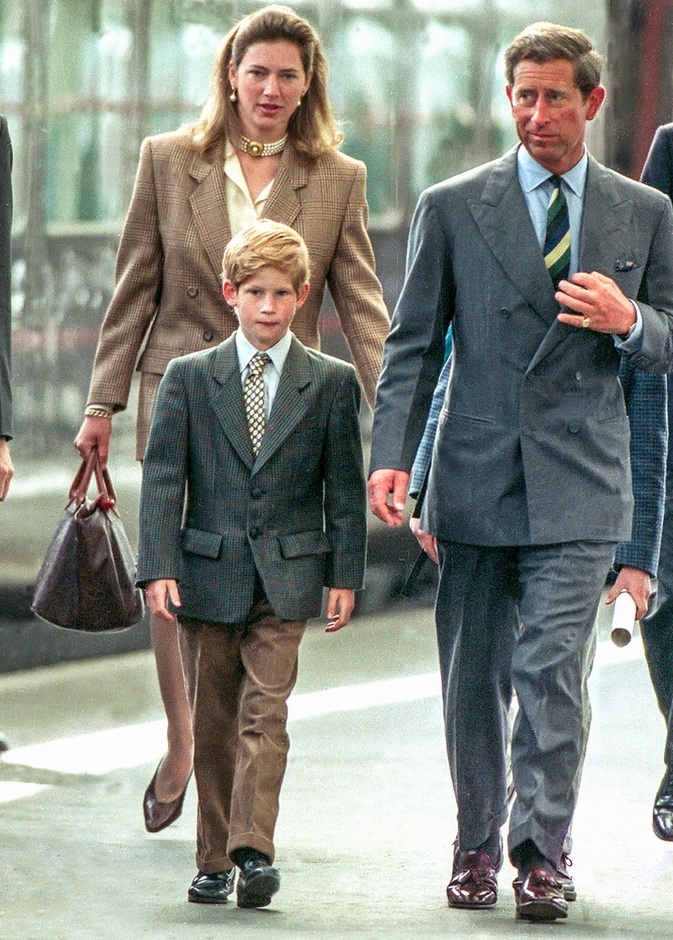 مربية وليام وهاري مع الأمير تشارلز الصورة من 1993 Julian Parker‏