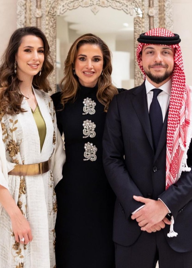إطلالة الملكة رانيا ورجوة آل سيف مثال للرقيّ والفخامة