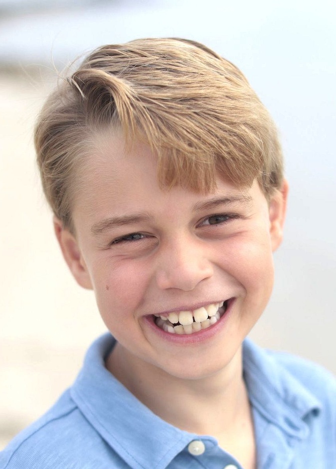 الأمير جورج تلقى دعوة من طفلة صغيرة لحضور حفل عيد ميلادها