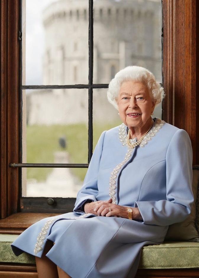 العائلة المالكة البريطانية تعتبر ميغان وهاري مصدر تهديد