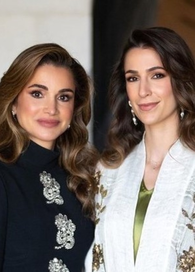 الإطلالة الجمالية لـ الملكة رانيا ورجوة آل سيف حديث الجمهور..هل تتشابهان؟