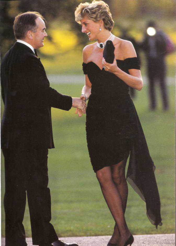 اطلالة الاميرة ديانا في 31 أكتوبر 1996 خلال عشاء معهد فيكتور تشانغ لأبحاث القلب في مركز سيدني الترفيهي