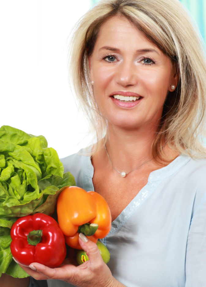 أطعمة تساعد النساء على مقاومة أمراض وأعراض سن اليأس