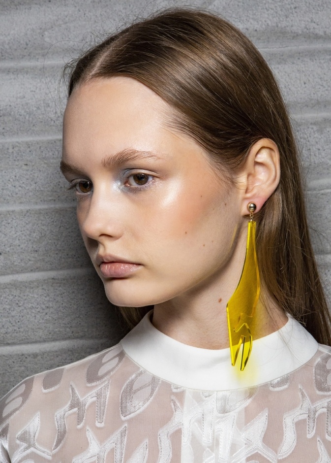 رئيسية البلاشر اللماع لتكبير الخدود من دار Hui