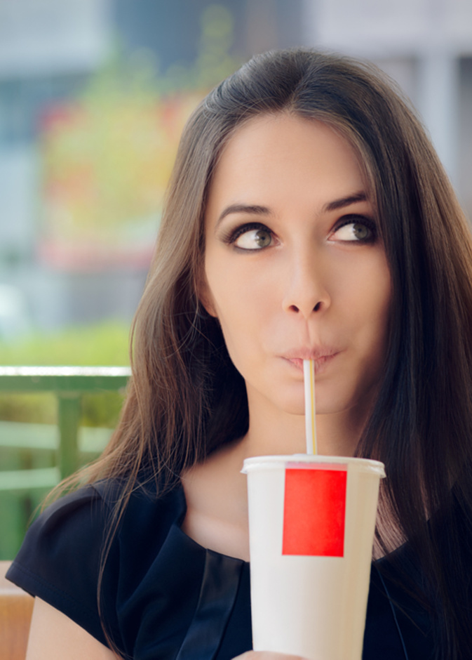 خطورة المشروبات المحلاة على صحة النساء