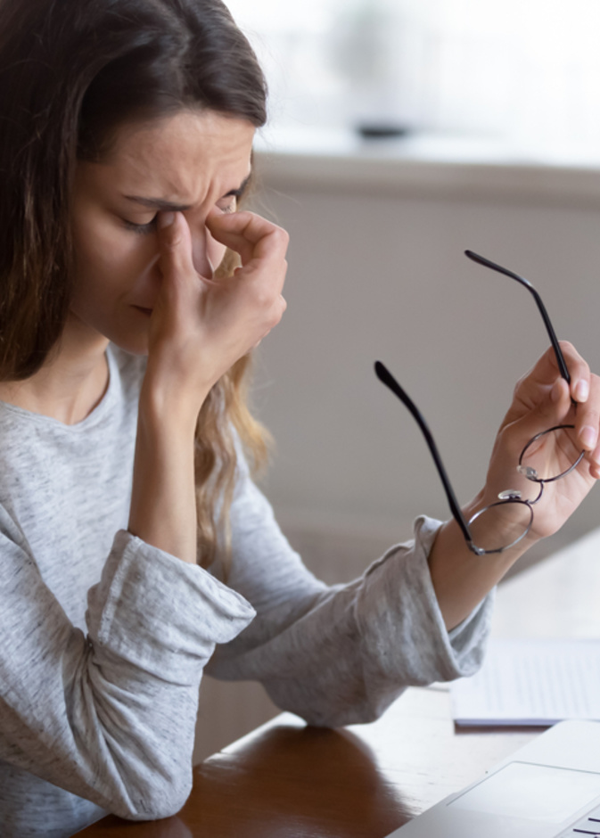 هذا ما يفعله الافراط في استخدام الاجهزة الالكترونية بالصحة