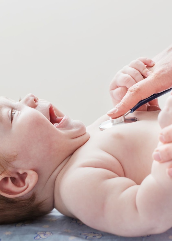 ضمور النخاع الشوكي عند الأطفال .. الأعراض والأسباب ومدى إمكانية الشفاء 