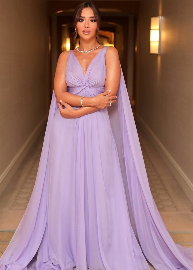 فساتين خطوبة تبرز نحافة الخصر انستقرام@balqeesfathi