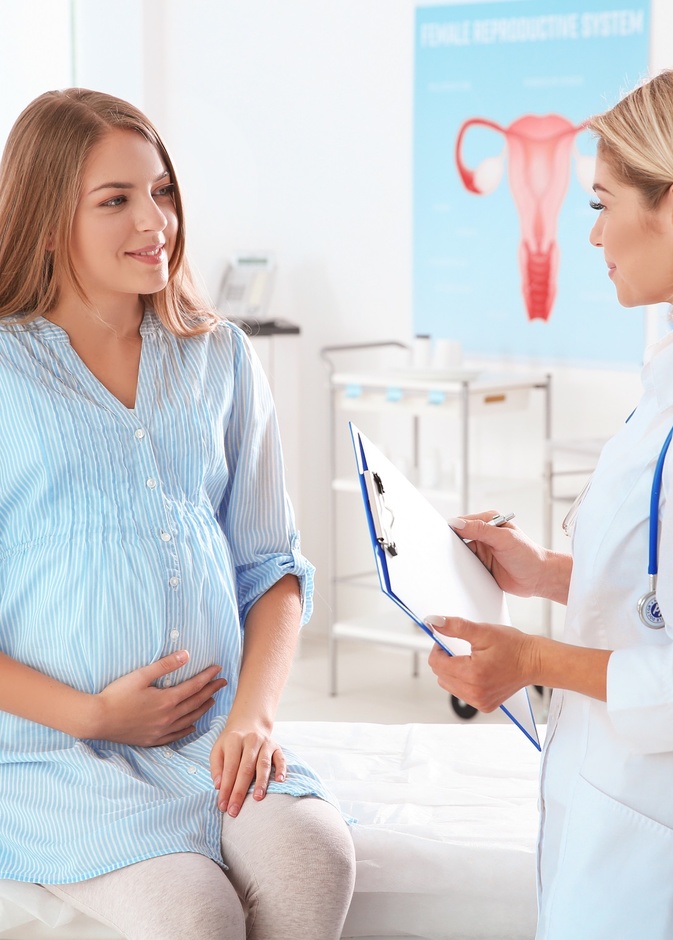 ما هي أسباب انتفاخ البطن في الشهر الاول من الحمل