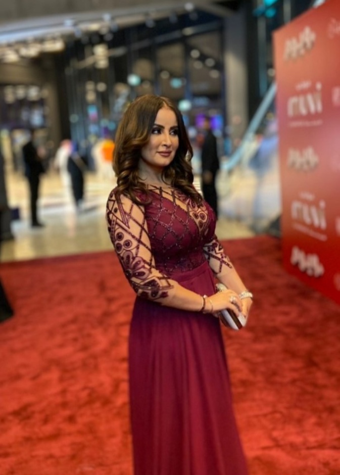 "مروة محمد" تحضر العرض الخاص لفيلم "90 يوم" في الرياض