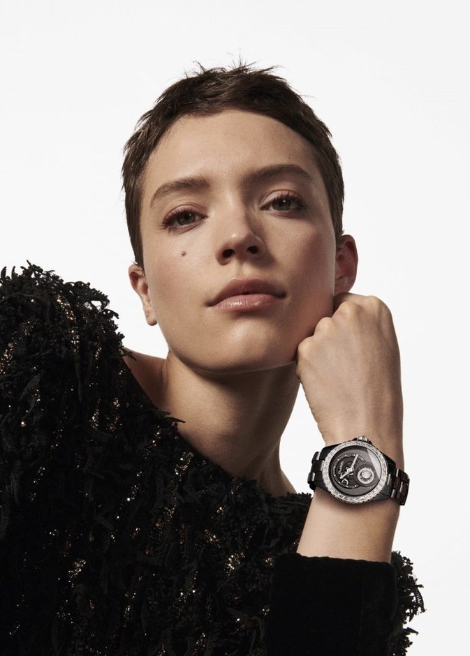 نظرة إلى ماضي الكريستال الياقوتي في الساعات