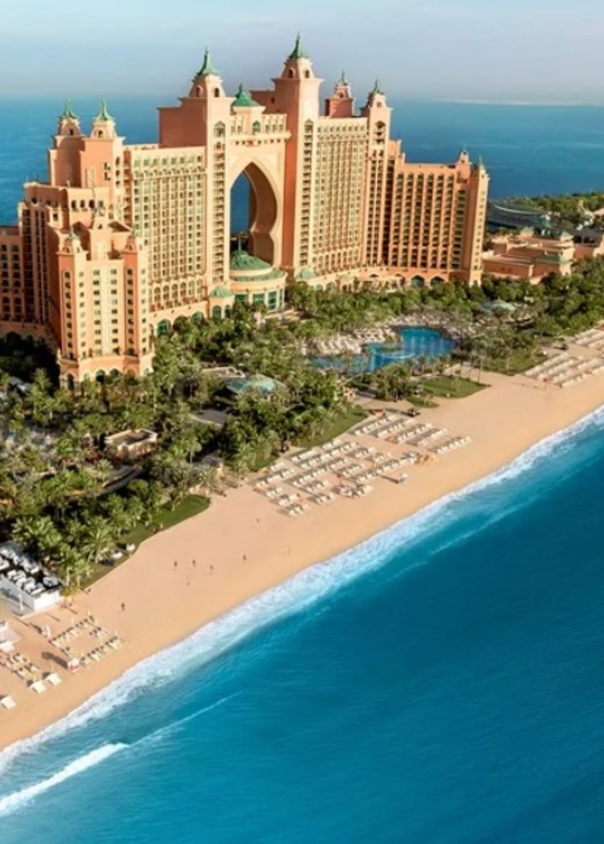 وايت بيتش في أتلانتس النخلة.