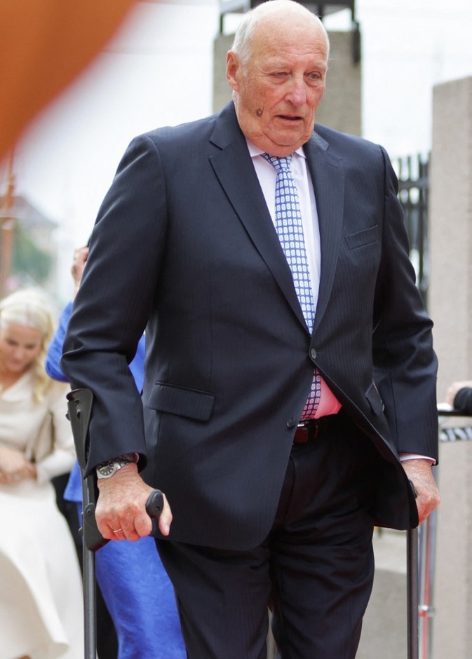 نقل هارالد الخامس ملك النرويج إلى المستشفى