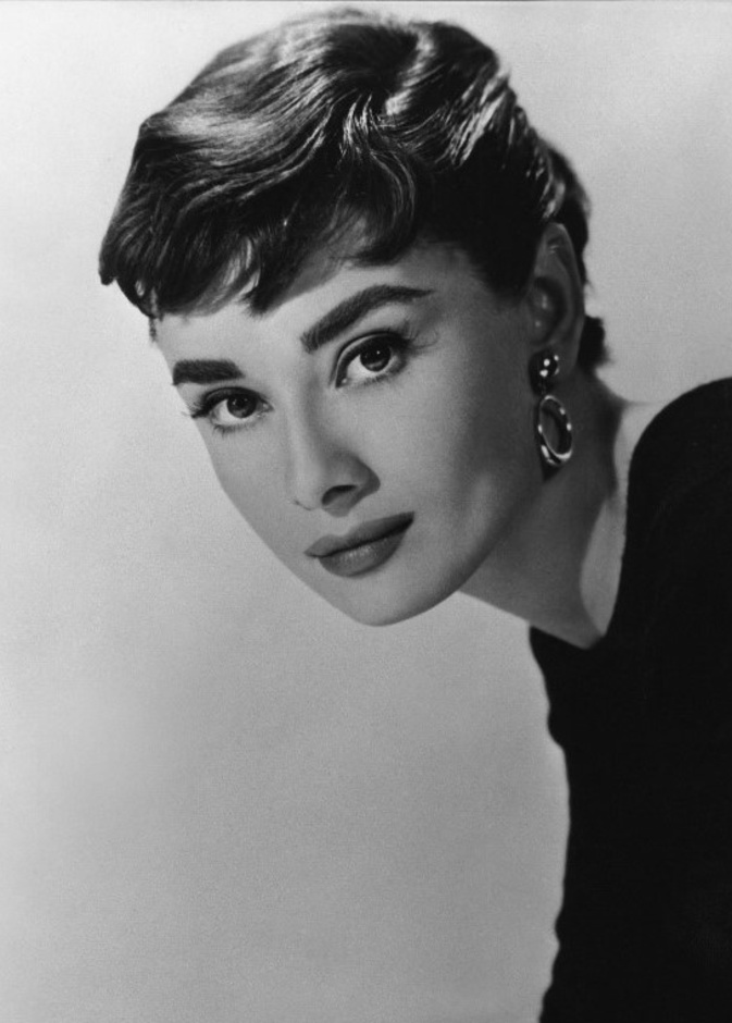 أسرار جمالية خالدة على طريقة الأيقونة أودري هيبورن Audrey Hepburn