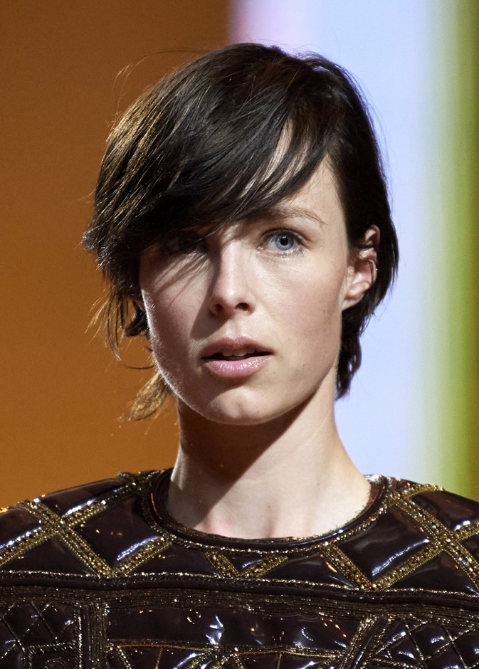 تعرّفي على أفضل كريمات لشد الرقبة المترهلة وحيل بسيطة لتطبيقها