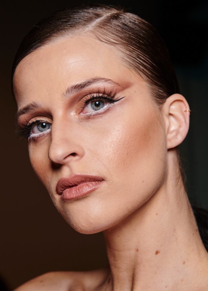 حيل مضمونة لتثبيت كريم الاساس في فصل الصيف