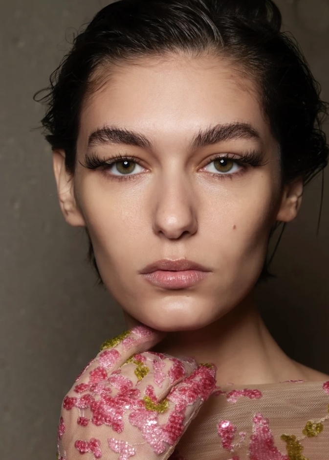 تطويل الرموش بمكونات طبيعية في المنزل خلال أسبوع