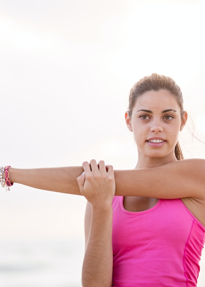 طرق إخفاء علامات تمدد البشرة بمستحضرات التجميل