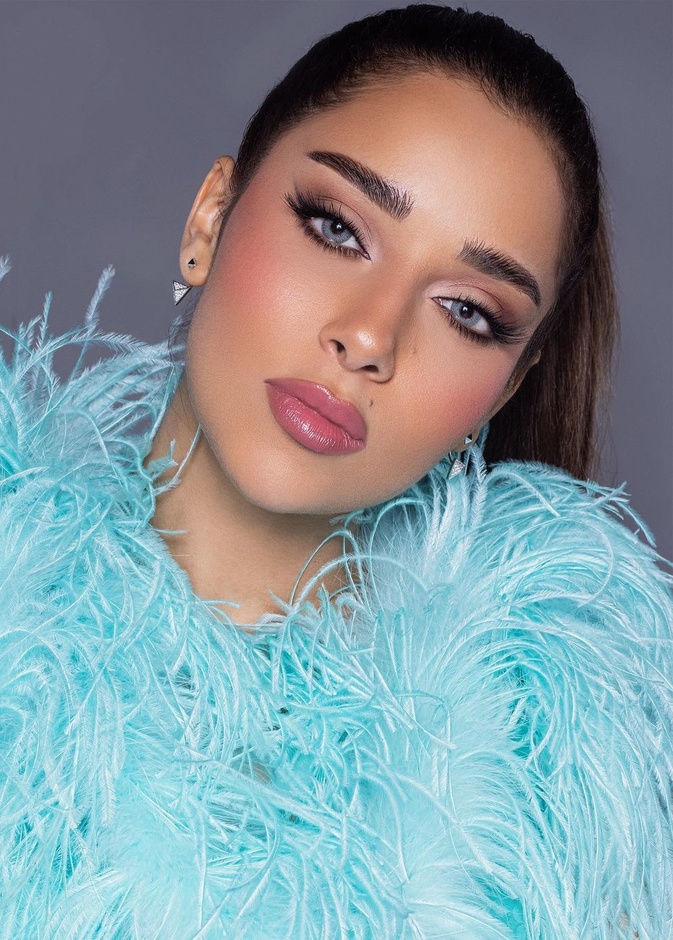 أفكار مكياج راقي للمناسبات الفخمة من وحي إطلالات بلقيس فتحي