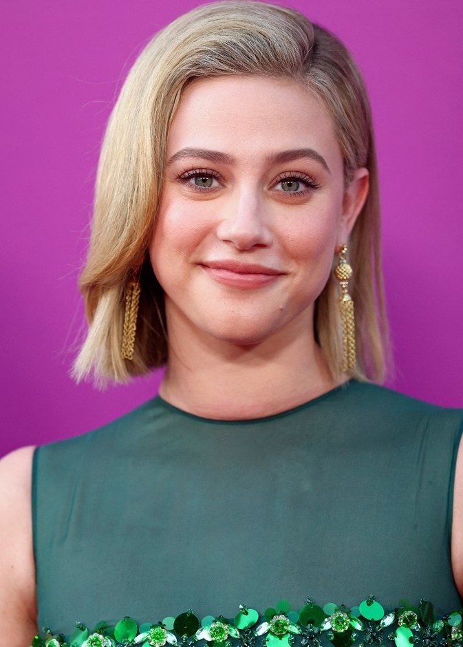 مكياج للعيون الخضراء بلون نيود والنغمات المناسبة لها بأسلوب ليلي راينهارت