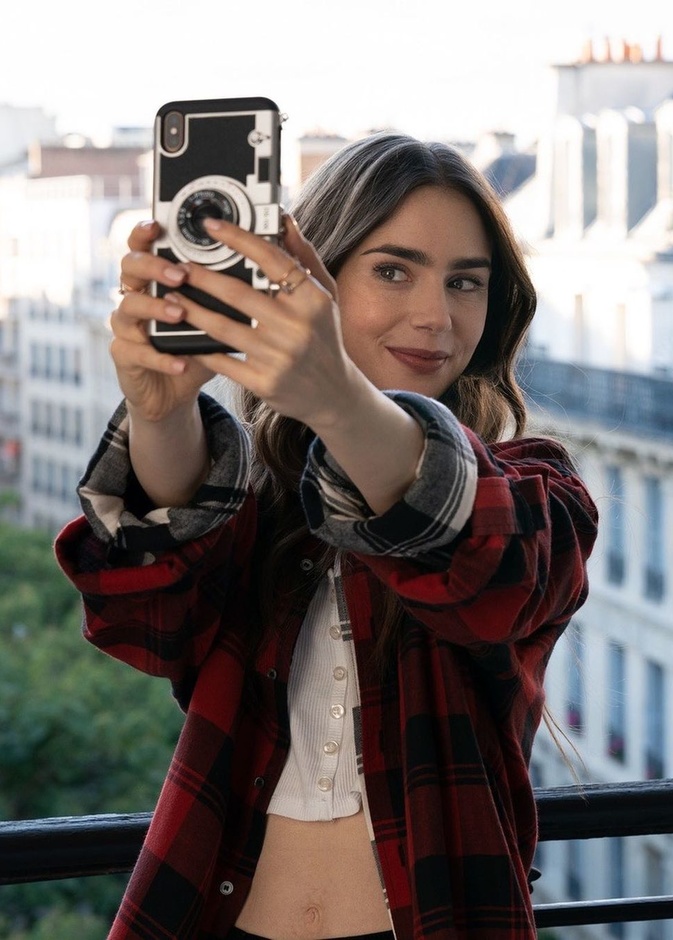 ليلي كولينز