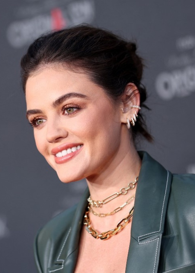 روتين العناية بالبشرة للمرأة الثلاثينية على خطى النجمة لوسي هيل