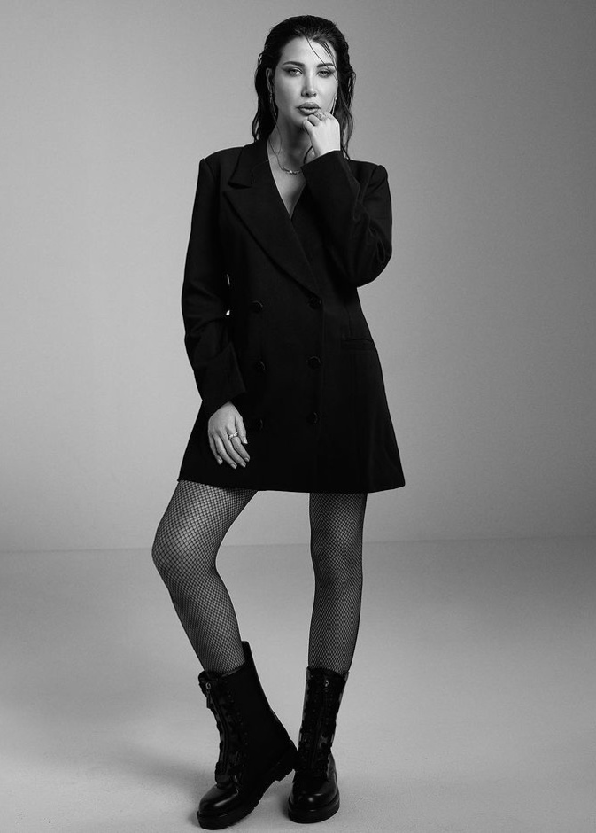 نانسي عجرم في لوك باللّون الأسود المميّز والأنيق