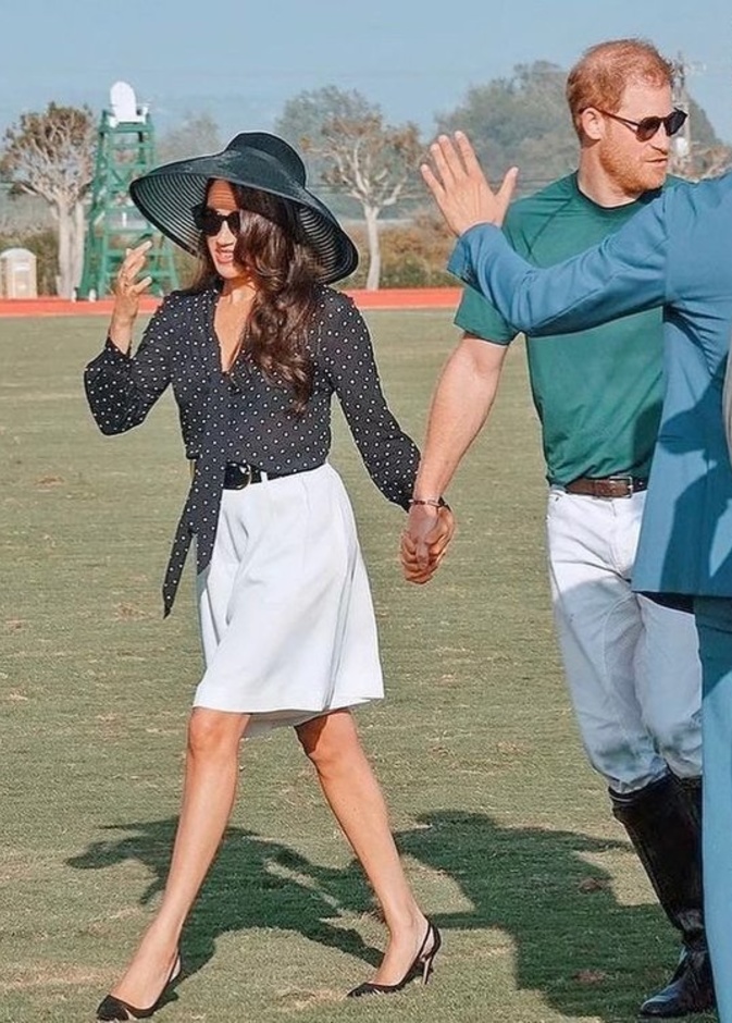 إطلالات جذابة لم تتخل فيها ميغان ماركل عن الألوان الداكنة