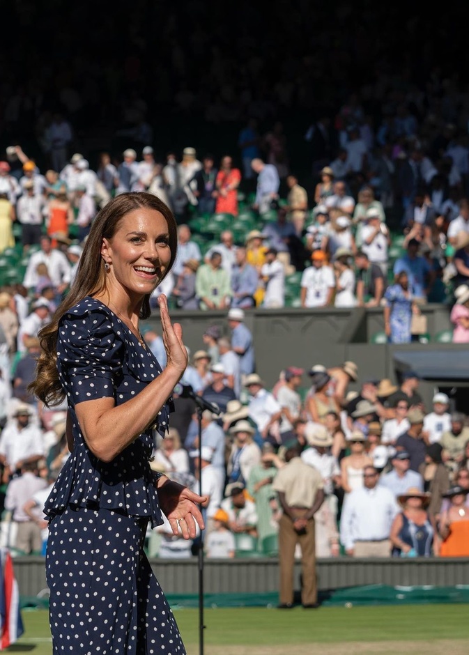 كيت ميدلتون بإطلالة مشابهة لطلة ابنتها الأميرة شارلوت