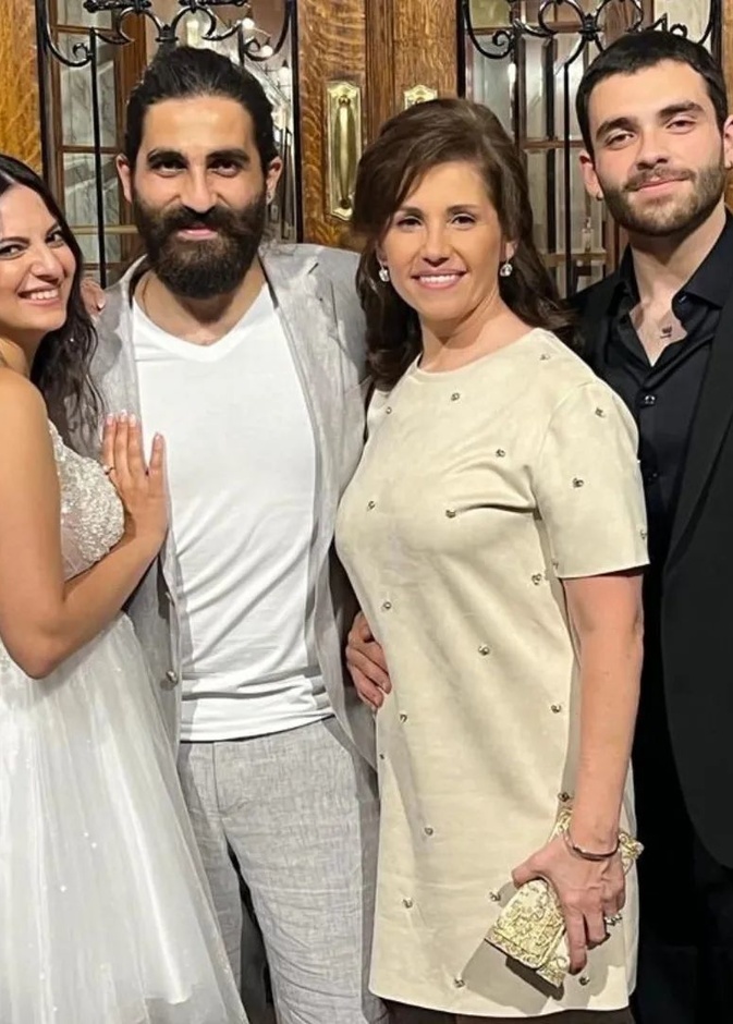 صور يارا صبري تحتفل بزواج ابنها بأجواء عائلية