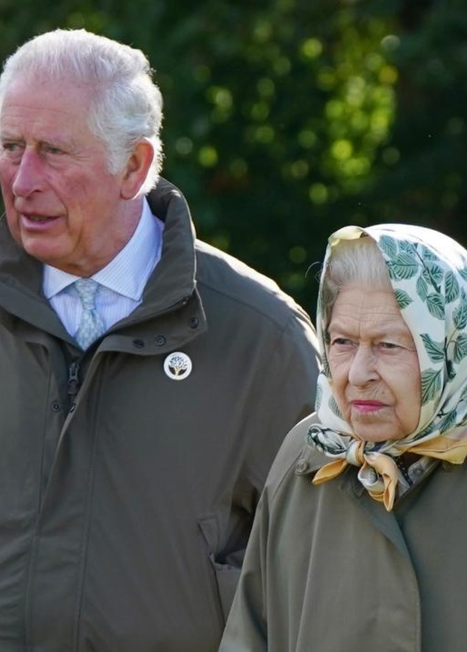الأمير تشارلز يزور الملكة في بالمورال يوميا لهذا السبب